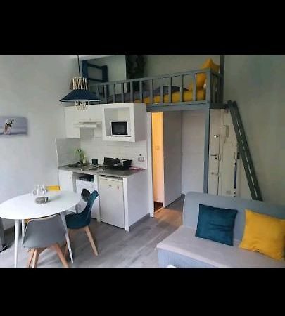 Apartamento Charmant Studio Avec Mezzanine Aix-en-Provence Exterior foto
