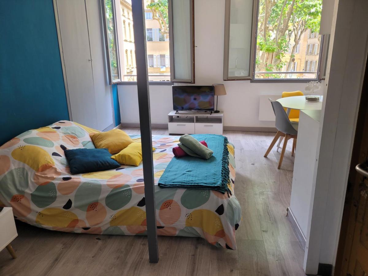 Apartamento Charmant Studio Avec Mezzanine Aix-en-Provence Exterior foto