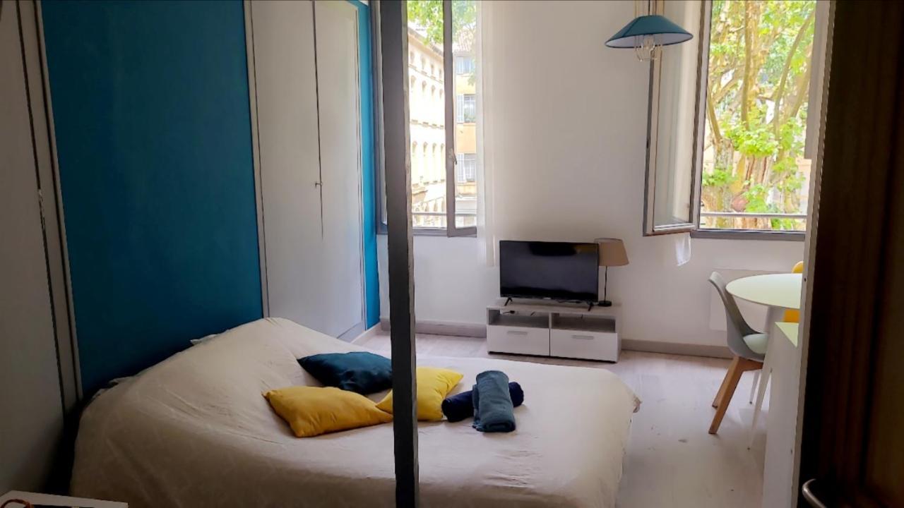 Apartamento Charmant Studio Avec Mezzanine Aix-en-Provence Exterior foto